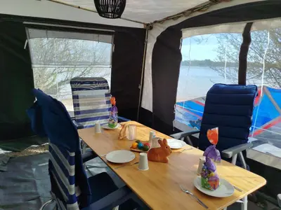 Ein Sitzbereich in der Unterkunft Auszeit am Chiemsee