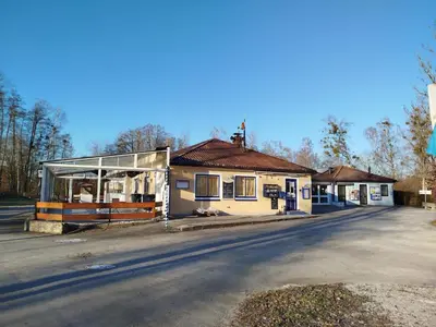 Das Gebäude in dem sich der Campingplatz befindet