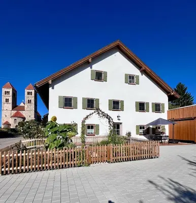 Das Gebäude in dem sich die Ferienwohnung befindet