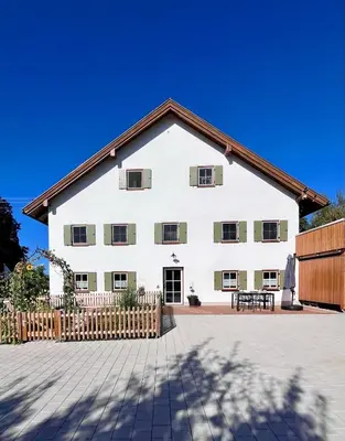 Das Gebäude in dem sich die Ferienwohnung befindet