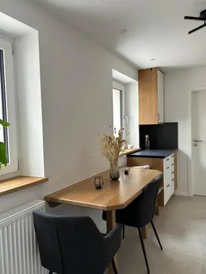 Küche/Küchenzeile in der Unterkunft Moderne 2-Schlafzimmer Wohnung für 2-3 Personen - Optimal für Arbeit und Erholung