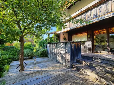 Ein Garten an der Unterkunft Ferienhaus an der Schlierach