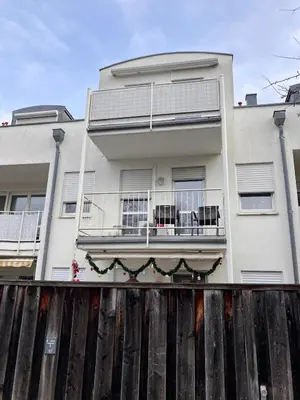Ein Balkon oder eine Terrasse in der Unterkunft Attractive 2 room apartment south of Munich