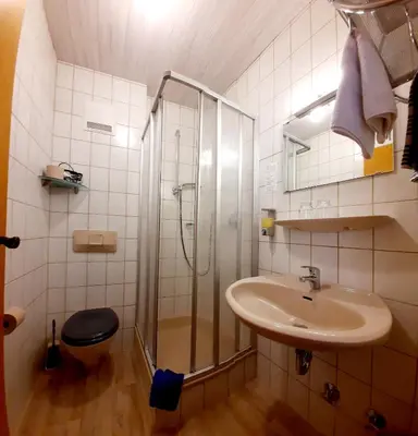 Ein Badezimmer in der Unterkunft Pension Schwaiger