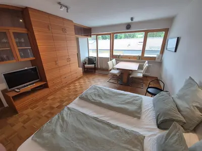 TV/Unterhaltungsangebot in der Unterkunft Apartment am Wald in Gauting, ideal mit Hund