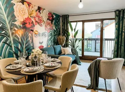 Ein Sitzbereich in der Unterkunft VALEMI BohoChic I 2BR 6PAX I TopLage I Parkplatz I Balkon I Küche