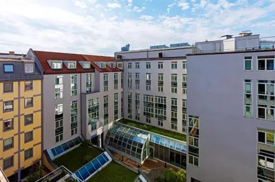 Das Gebäude in dem sich das Hotel befindet
