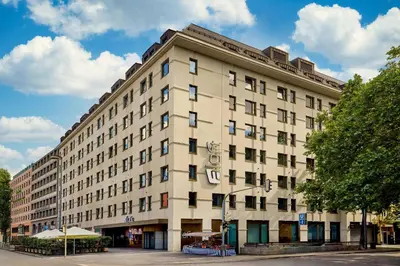 Das Gebäude in dem sich das Hotel befindet