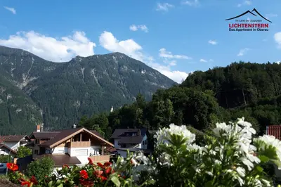 Ein allgemeiner Bergblick oder ein Berglick von der Ferienwohnung aus