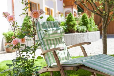 Ein Garten an der Unterkunft Landhaus Theresa