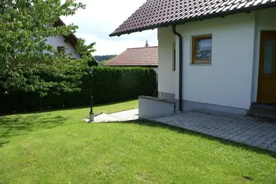 Ein Garten an der Unterkunft Unterkunft DHH mit 5 Zim