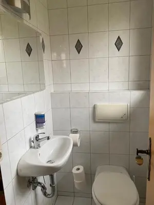 Ein Badezimmer in der Unterkunft Unterkunft DHH mit 5 Zim