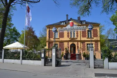 Das Gebäude in dem sich das Hotel befindet