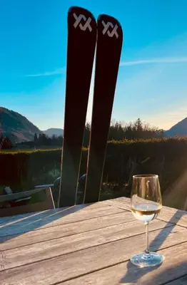 Ein allgemeiner Bergblick oder ein Berglick von des Ferienhauses aus