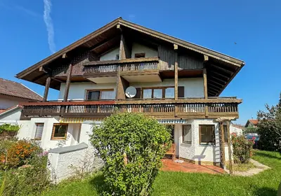 Das Gebäude in dem sich die Ferienwohnung befindet