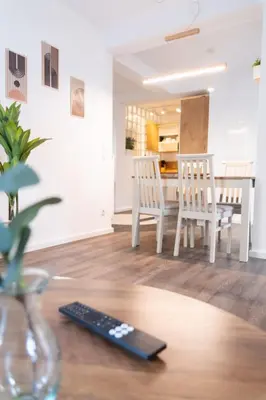 Küche/Küchenzeile in der Unterkunft Eggstätt am Chiemsee, Auto-Check-in 24-7, gratis Parkplatz an der Unterkunft, Netflix & Amazon Prime inc, voll ausgestattet