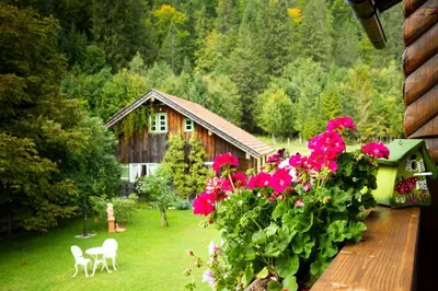 Ein Garten an der Unterkunft Obernacher Hof