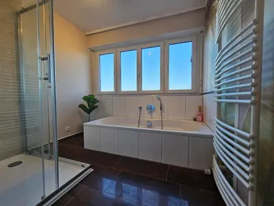 Ein Badezimmer in der Unterkunft Stylish Forest View - Apartment