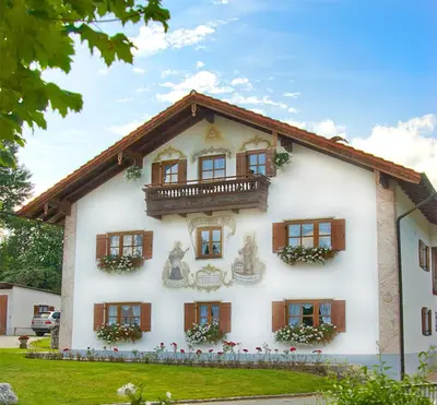 Das Gebäude in dem sich die Pension befindet