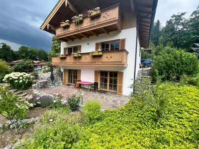 Ein Garten an der Unterkunft Ferienwohnung Mühlleiten