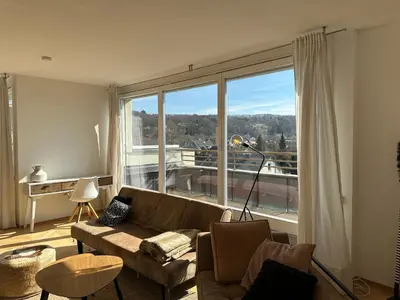 Ein allgemeiner Bergblick oder ein Berglick von der Ferienwohnung aus