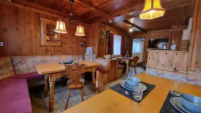 Ein Sitzbereich in der Unterkunft Ferienhaus Goldenes Landl