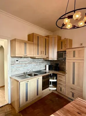 Küche/Küchenzeile in der Unterkunft Elegante Jugendstil-Wohnung - ruhige Lage nähe HBF