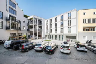 Das Gebäude in dem sich das Aparthotel befindet