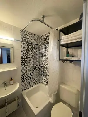 Ein Badezimmer in der Unterkunft Hotel Room at Munich Central Station