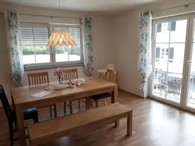 Ein Sitzbereich in der Unterkunft geräumige Ferienwohnung in Bierdorf am Ammersee