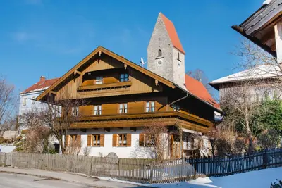 Das Gebäude in dem sich die Ferienwohnung befindet