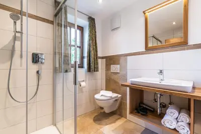 Ein Badezimmer in der Unterkunft Gäste- und Apartmenthaus Wiesholler