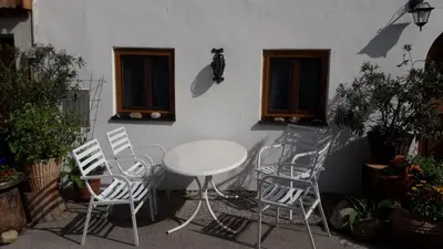 Ein Balkon oder eine Terrasse in der Unterkunft Der Aicher zu Chieming
