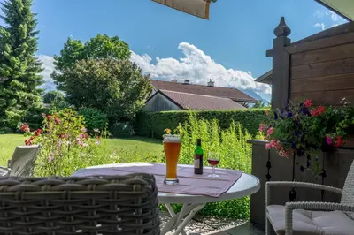 Ein Garten an der Unterkunft Gästehaus Zugspitz - Zimmer ohne Verpflegung