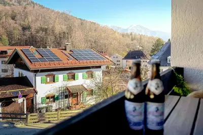Ein allgemeiner Bergblick oder ein Berglick von der Ferienwohnung aus