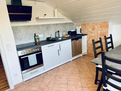 Küche/Küchenzeile in der Unterkunft Lion Flat 2 Zimmer Wohnung in Vohburg mit Büro