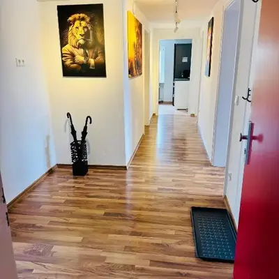 Lion Flat 2 Zimmer Wohnung in Vohburg mit Büro