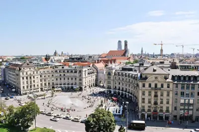 Ein allgemeiner Blick auf München oder ein Stadtblick von der Ferienwohnung aus