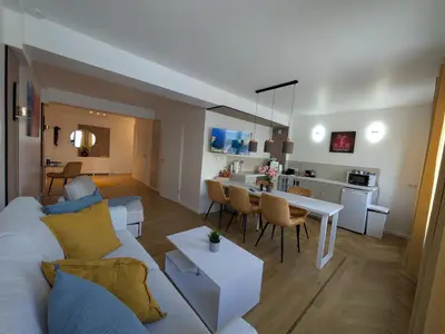 Ein Bett oder Betten in einem Zimmer der Unterkunft Munich Top Place direkt am Karlsplatz - Stachus 70 qm mit 2 Schlafzimmer Apartment Mila