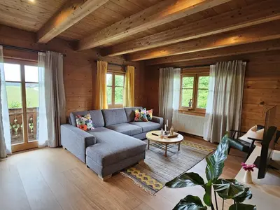 Ein Sitzbereich in der Unterkunft Ferienwohnung am Kastanienbaum