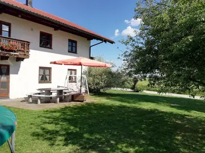Ein Garten an der Unterkunft Ferienhof Steinberger