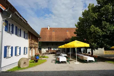Das Gebäude in dem sich die Ferienwohnung befindet