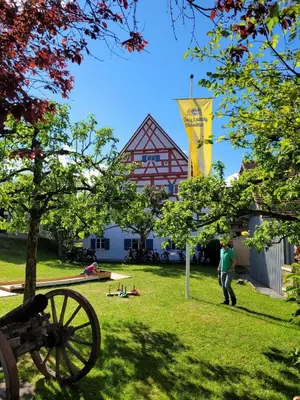 Ein Garten an der Unterkunft Ferienwohnung in der Alten Mühle Kirchdorf