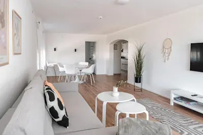 TV/Unterhaltungsangebot in der Unterkunft Apartment mit Küche & Balkon in Bad Wörishofen - Skyrise