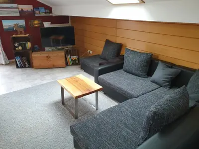 Ein Sitzbereich in der Unterkunft Blick zum Riesenkopf