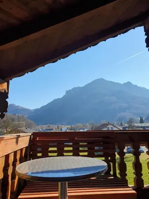 Ein allgemeiner Bergblick oder ein Berglick von der Ferienwohnung aus