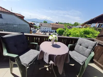 Ein allgemeiner Bergblick oder ein Berglick von der Pension aus
