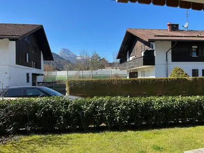 Ein allgemeiner Bergblick oder ein Berglick von der Ferienwohnung aus