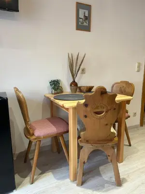 Ein Sitzbereich in der Unterkunft Isarperle Fewo