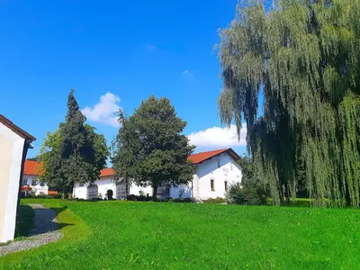 Ein Garten an der Unterkunft Gästehaus Eicherhof